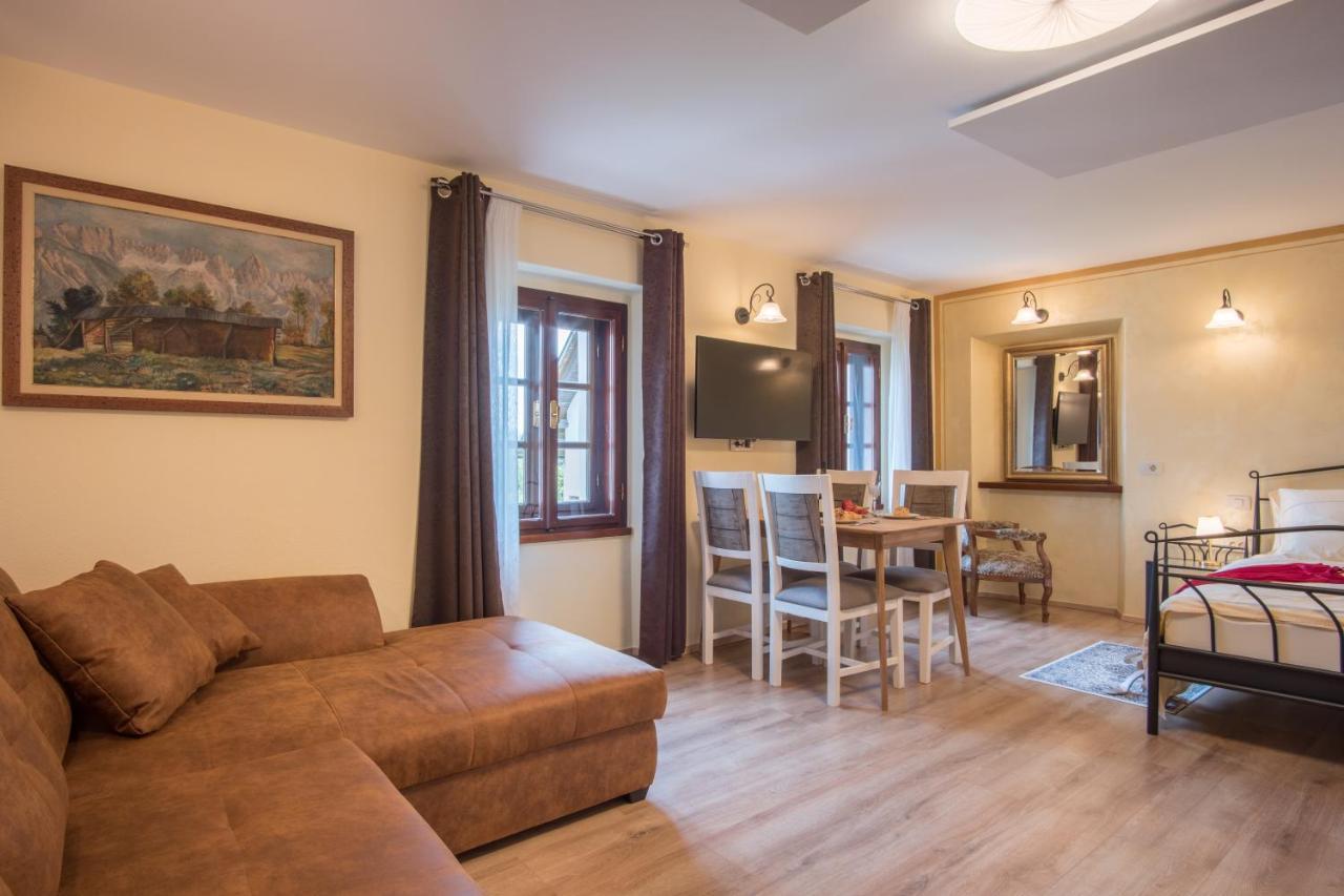 Vila Radolca Apartments & Rooms Radovljica Buitenkant foto