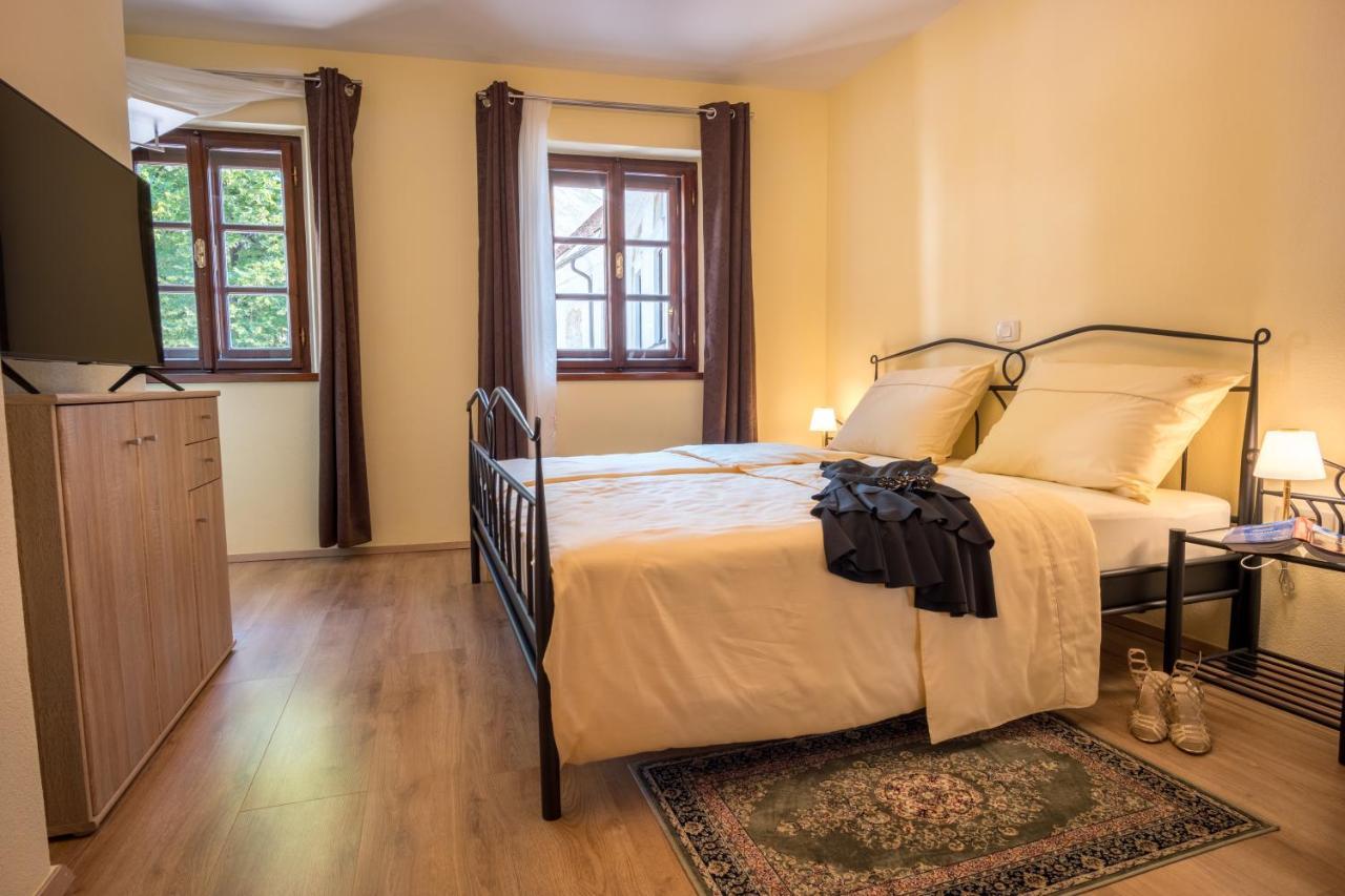 Vila Radolca Apartments & Rooms Radovljica Buitenkant foto