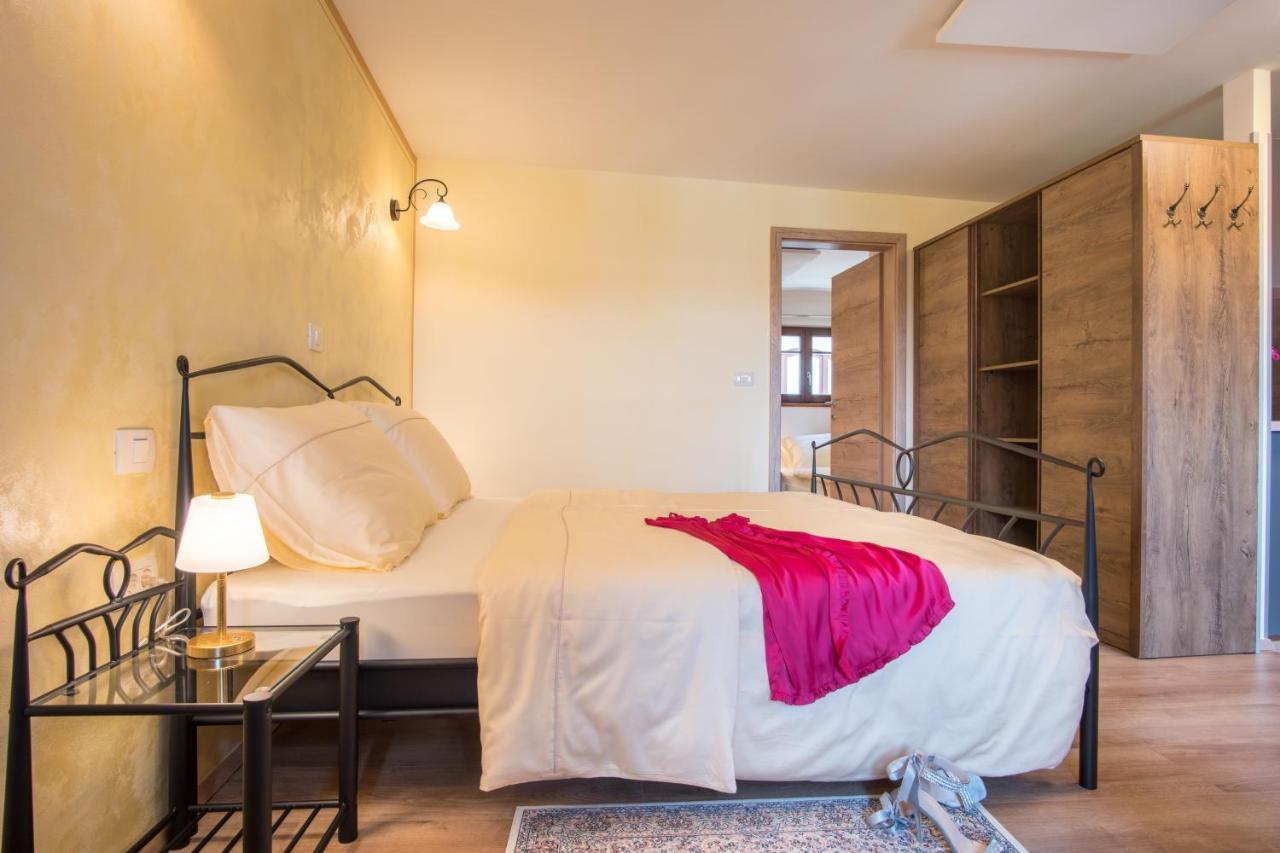 Vila Radolca Apartments & Rooms Radovljica Buitenkant foto